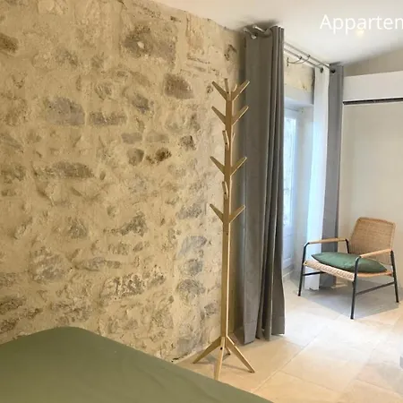 In Arles: De L'amphitheatre דירה *