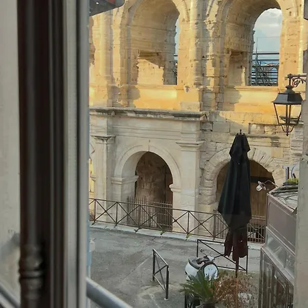 In Arles: De L'amphitheatre